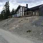Dom wakacyjny Luxurious Family By The Trails