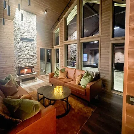 Feriehus Luxurious Family By The Trails *