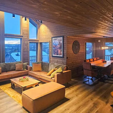 Feriehus Luxurious Family By The Trails