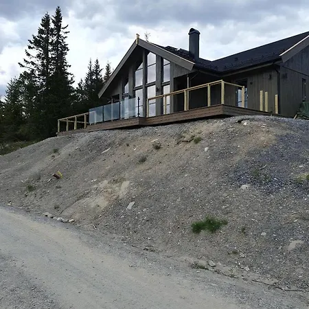 Luxurious Family By The Trails *