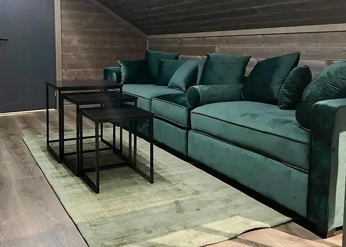 Luxurious Family By The Trails Holiday home